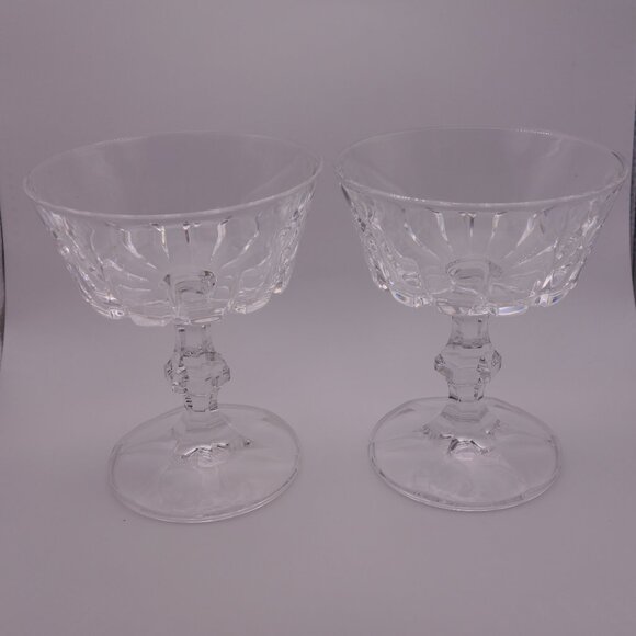 Set of Two(2) Vintage Wine Glasses - Picture 1 of 14